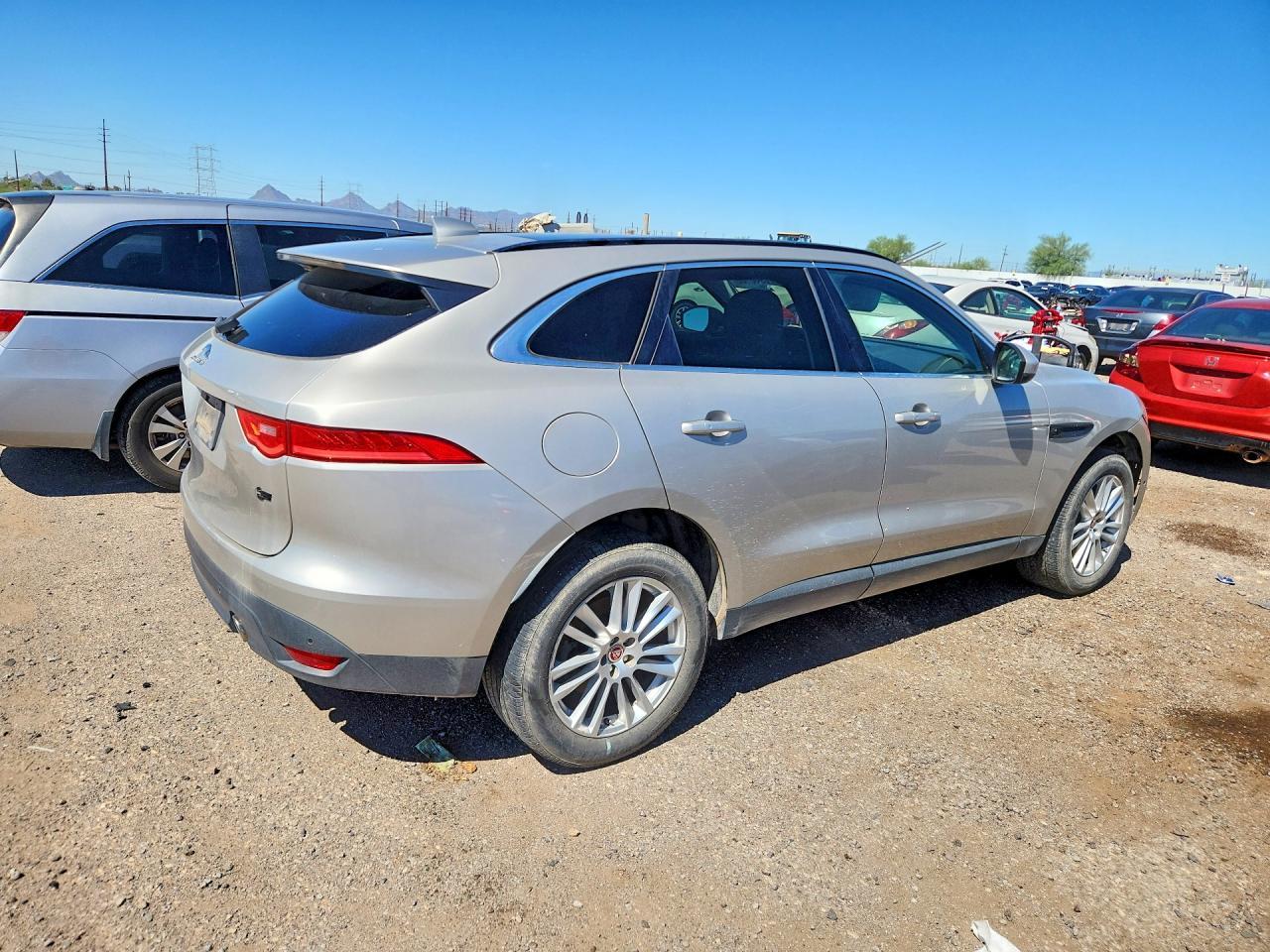 2017 Jaguar F-Pace Prestige - Image 3