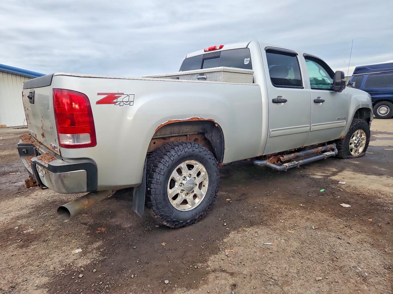 2011 GMC Sierra K2500 Sle - Image 3