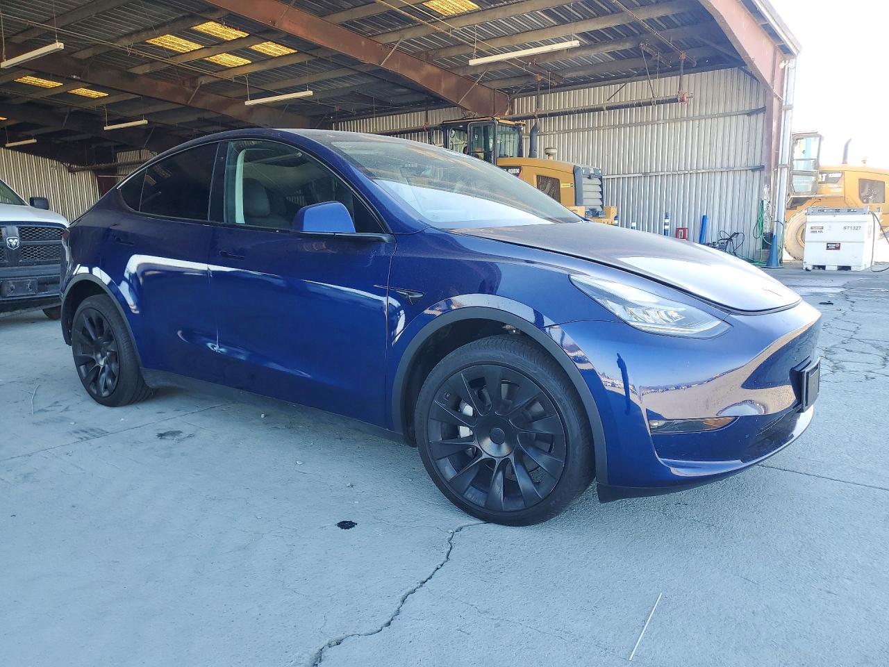 2023 Tesla Model Y - Фото 4