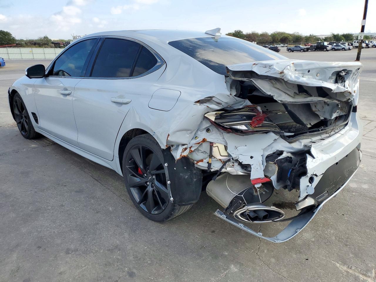 2022 Genesis G70 3.3T Standard - Фото 2