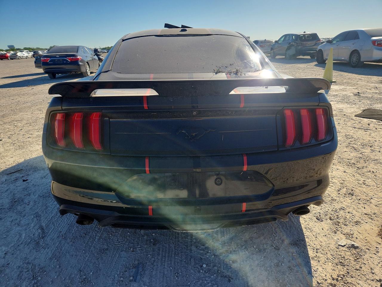 2020 Ford Mustang - Фото 6