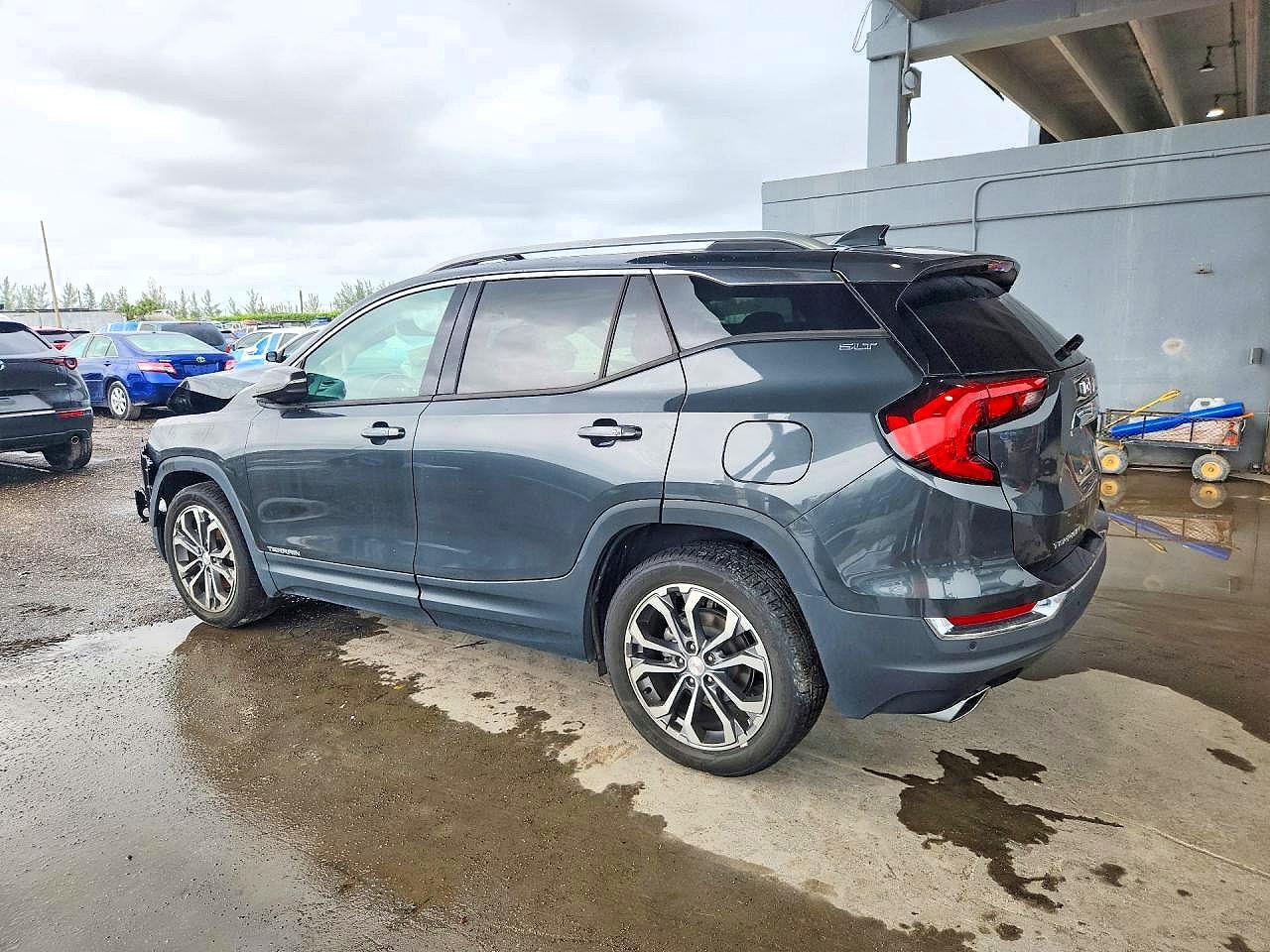 2018 GMC Terrain Slt - Image 2