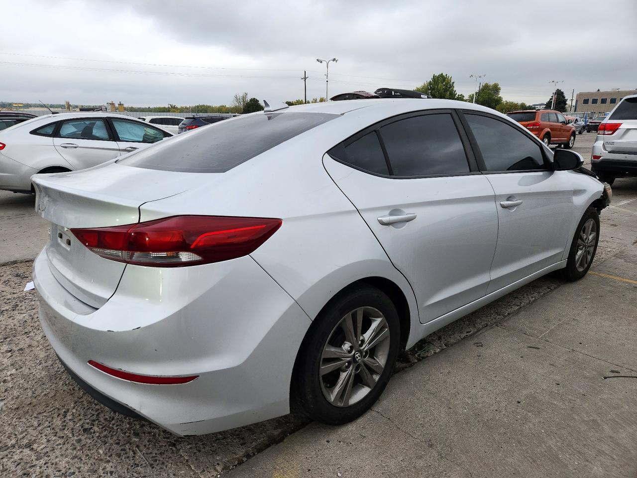 2017 Hyundai Elantra Se - Image 3
