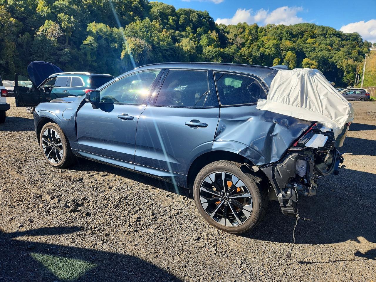 2026 Volvo Xc60 Plus - Image 2