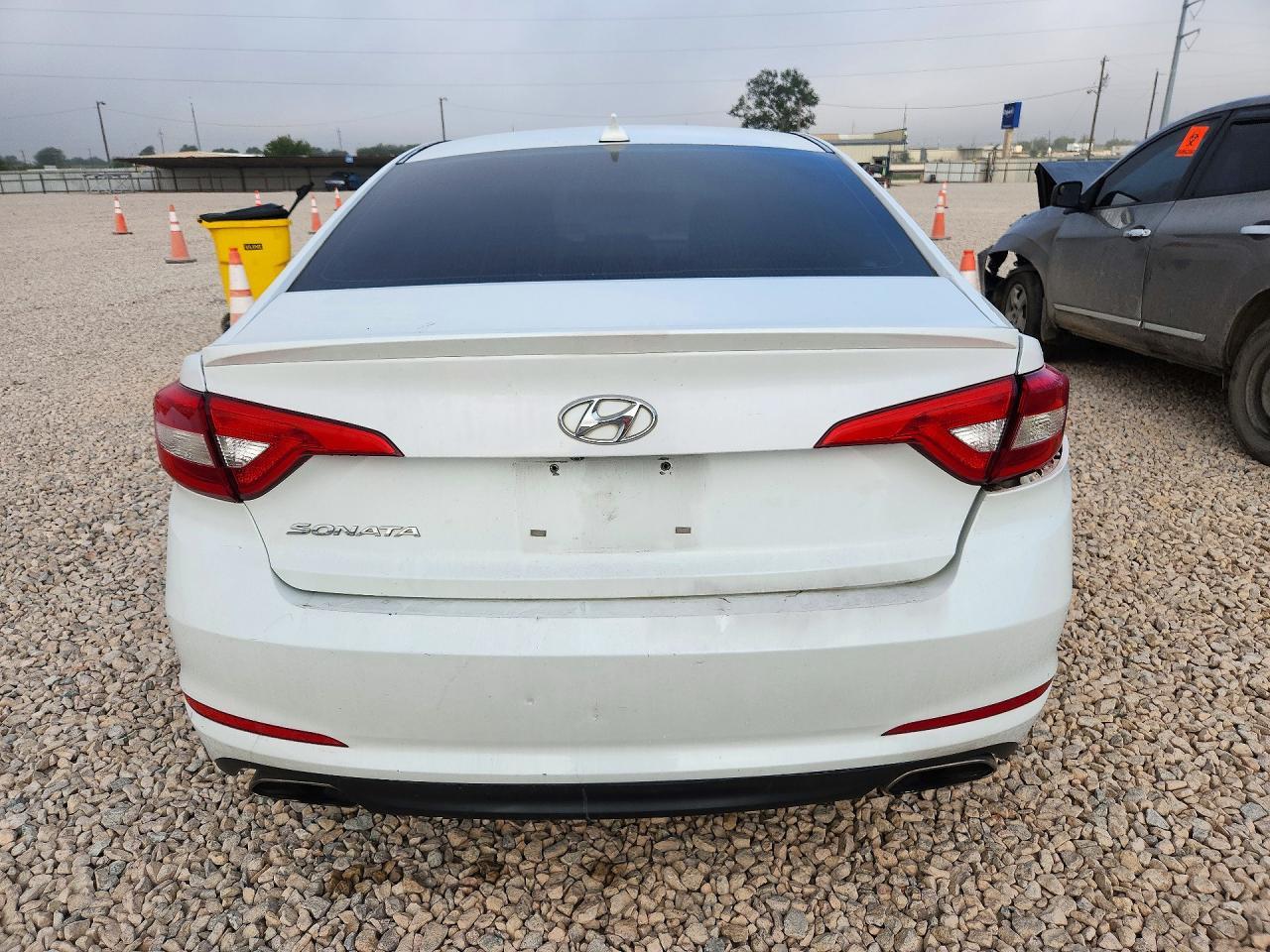 2015 Hyundai Sonata - Image 6