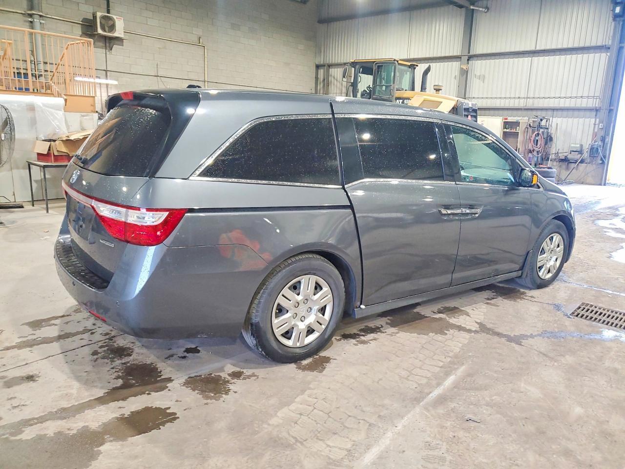 2011 Honda Odyssey Touring - Фото 3