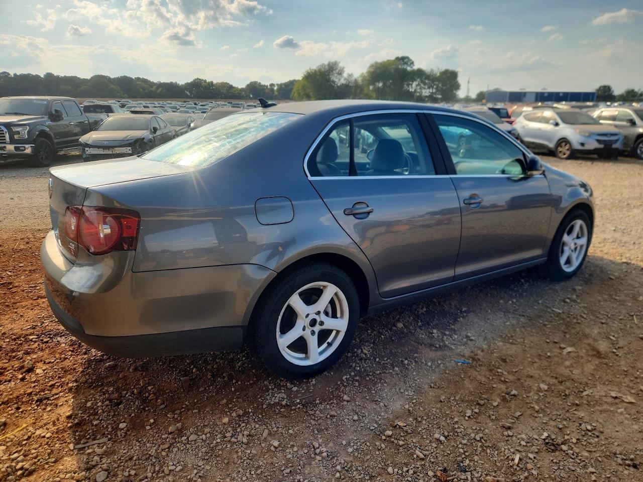 2009 Volkswagen Jetta Se - Фото 3