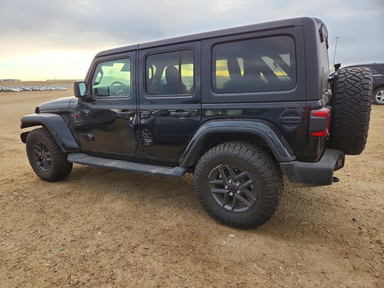 2025 Jeep Wrangler Sport - Фото 2