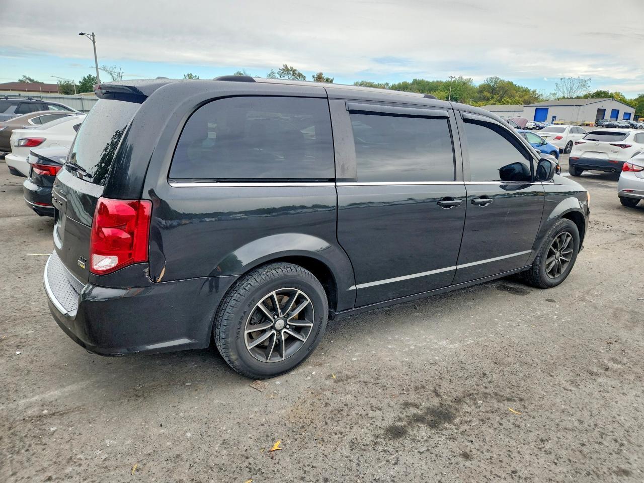 2018 Dodge Grand Caravan Sxt - Фото 3