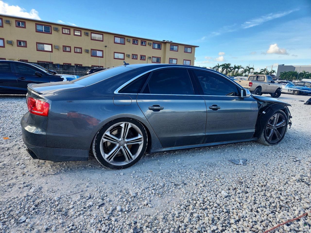 2013 Audi S8 Quattro - Image 3