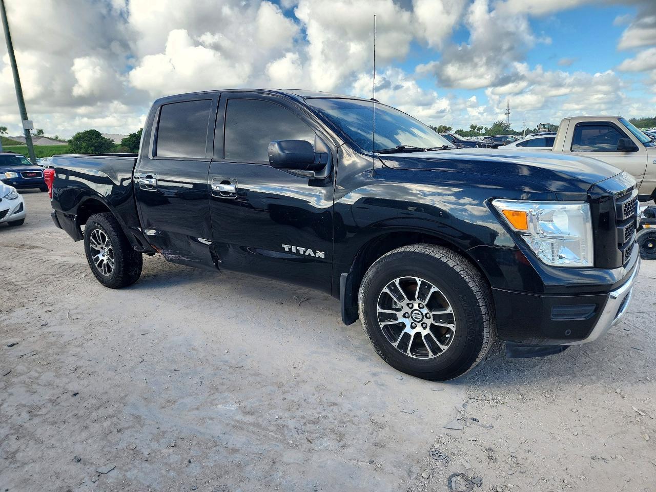 2021 Nissan Titan Sv - Image 4
