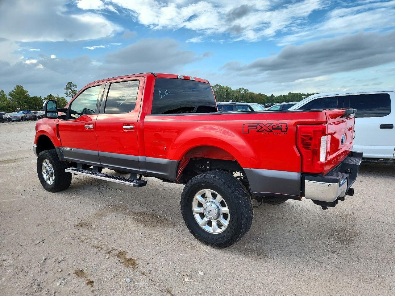 2019 Ford F250 Super Duty - Фото 2