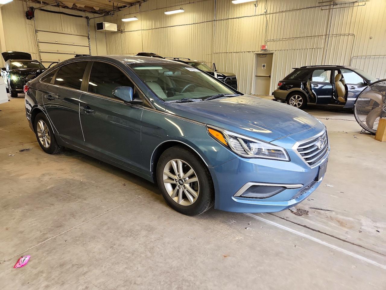 2017 Hyundai Sonata Base - Image 4