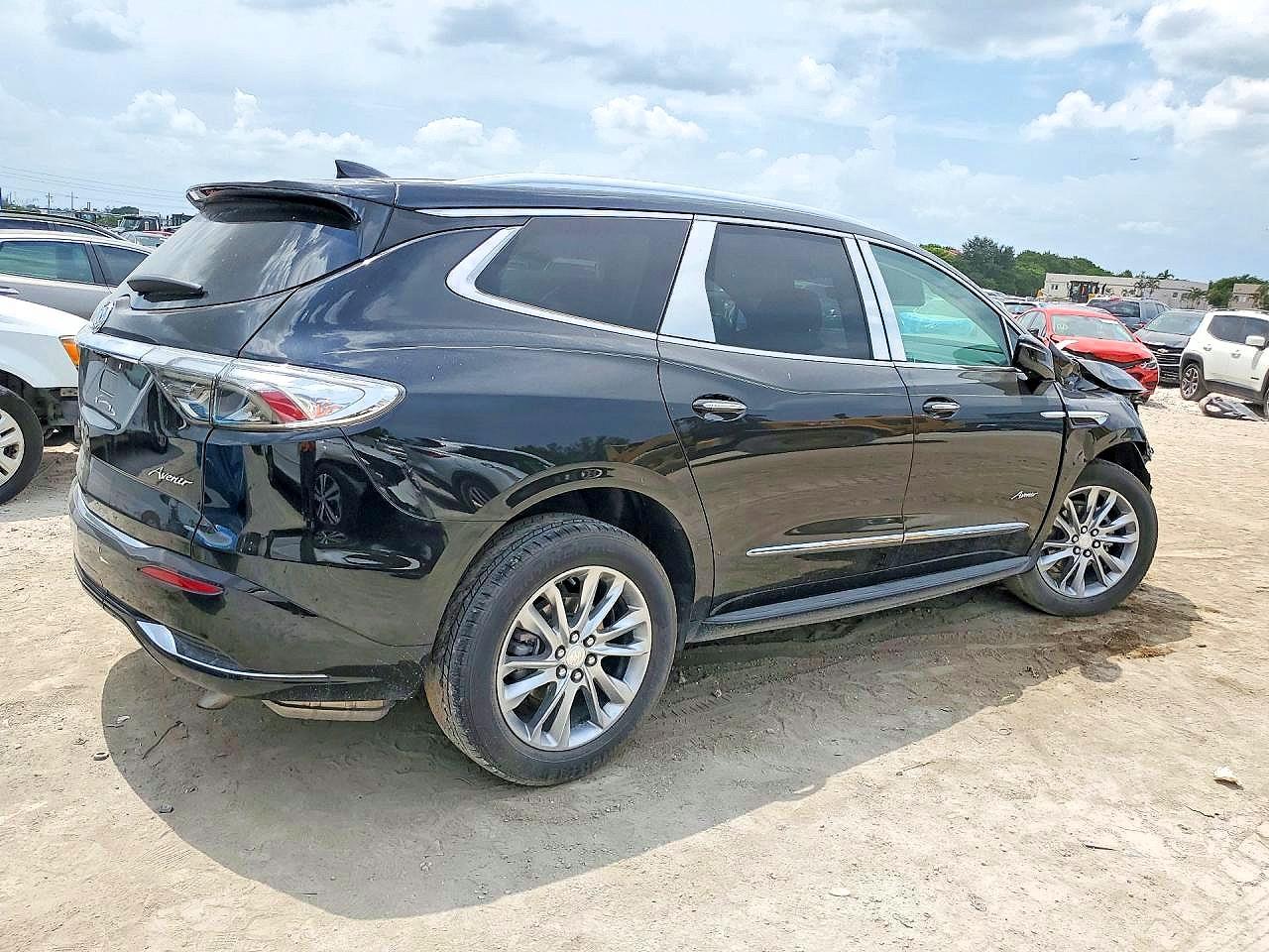 2022 Buick Enclave Avenir - Image 3
