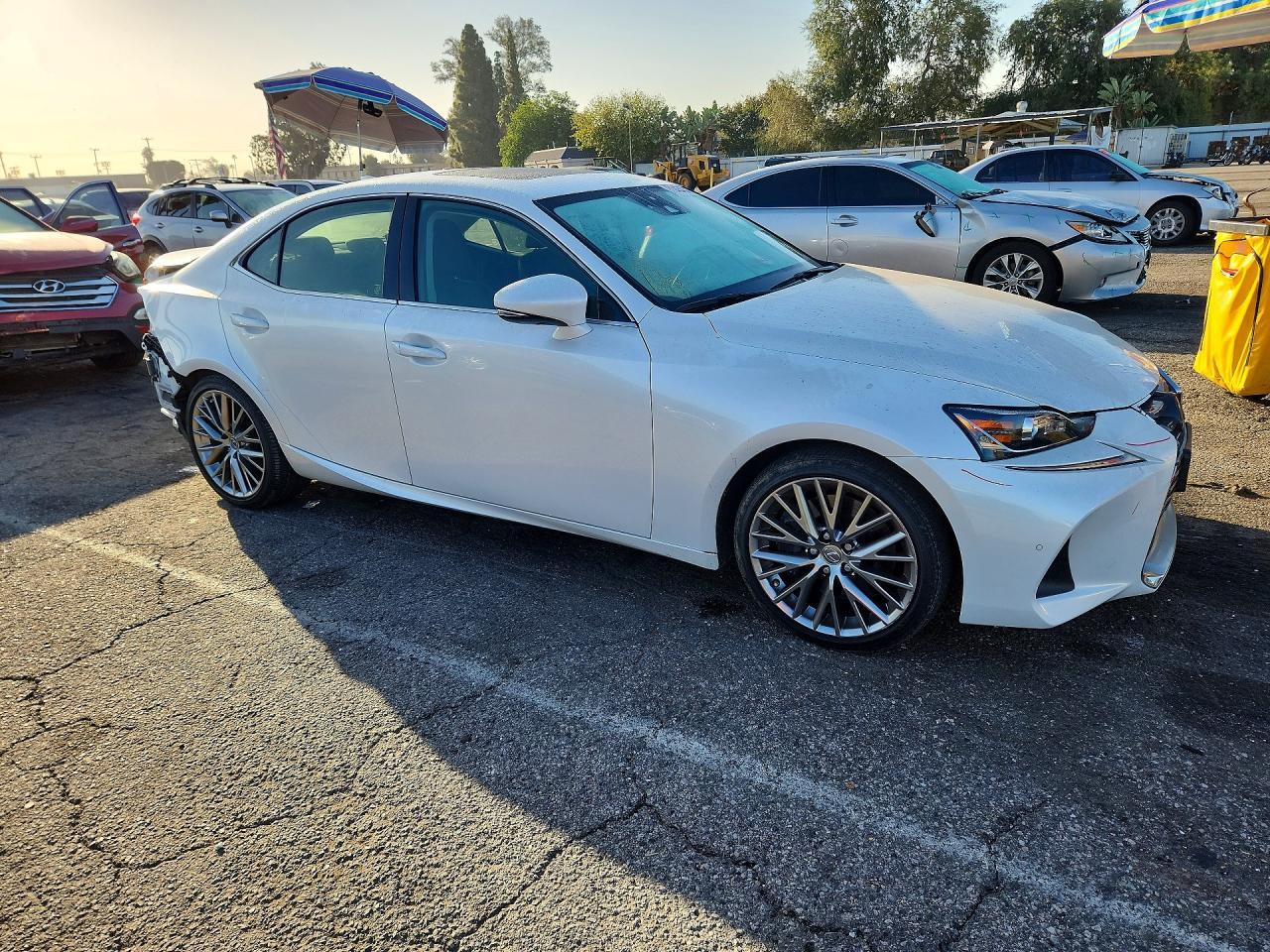 2019 Lexus Is 300 - Image 4