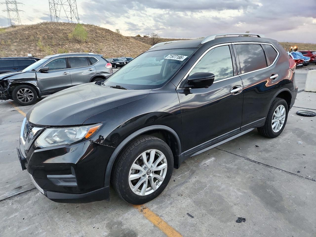 2018 Nissan Rogue Sv