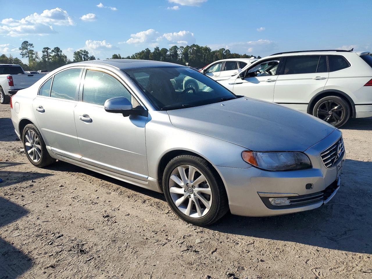 2015 Volvo S80 Premier - Image 4