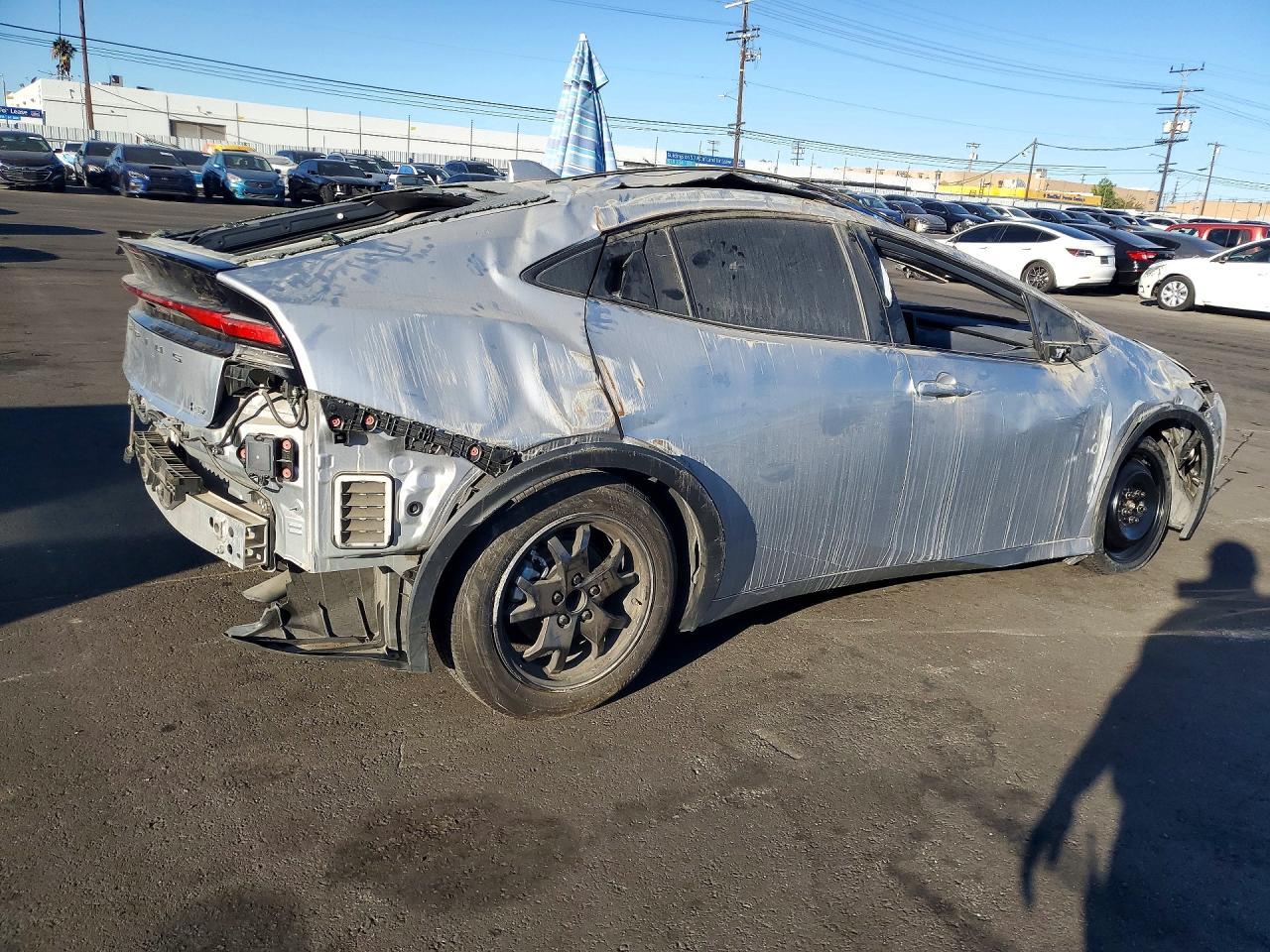 2025 Toyota Prius Le - Image 3