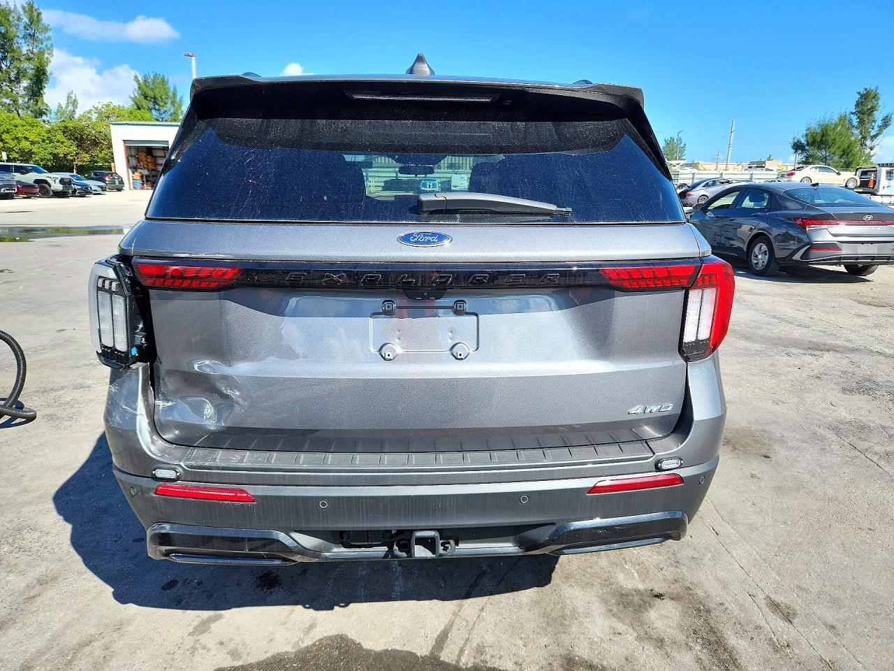 2025 Ford Explorer St-Line - Фото 6