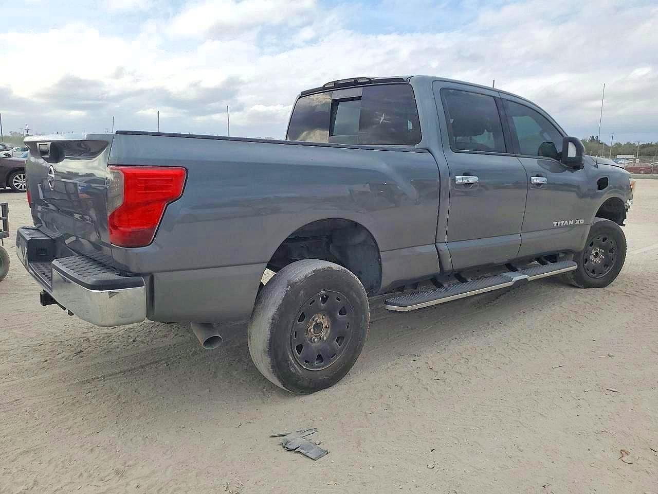2016 Nissan Titan Xd Sv - Image 3
