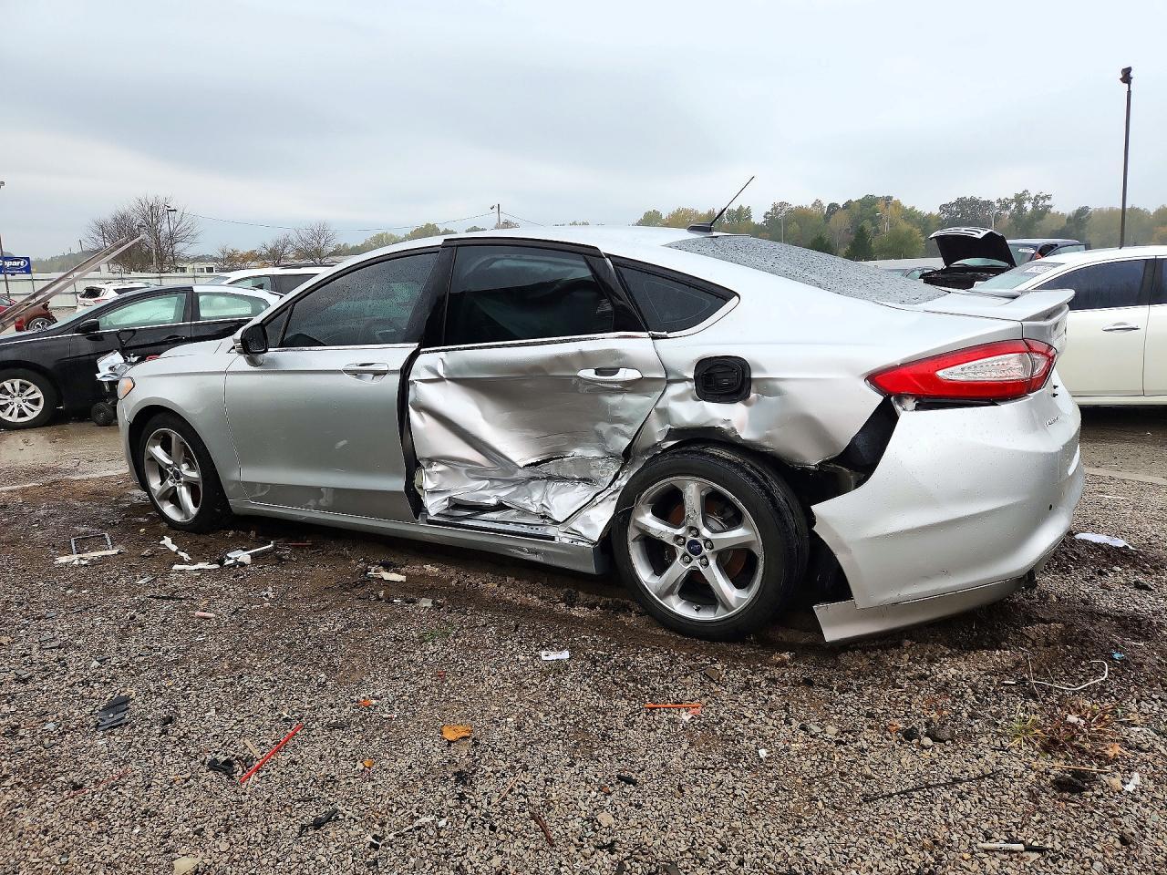 2015 Ford Fusion Se - Image 2