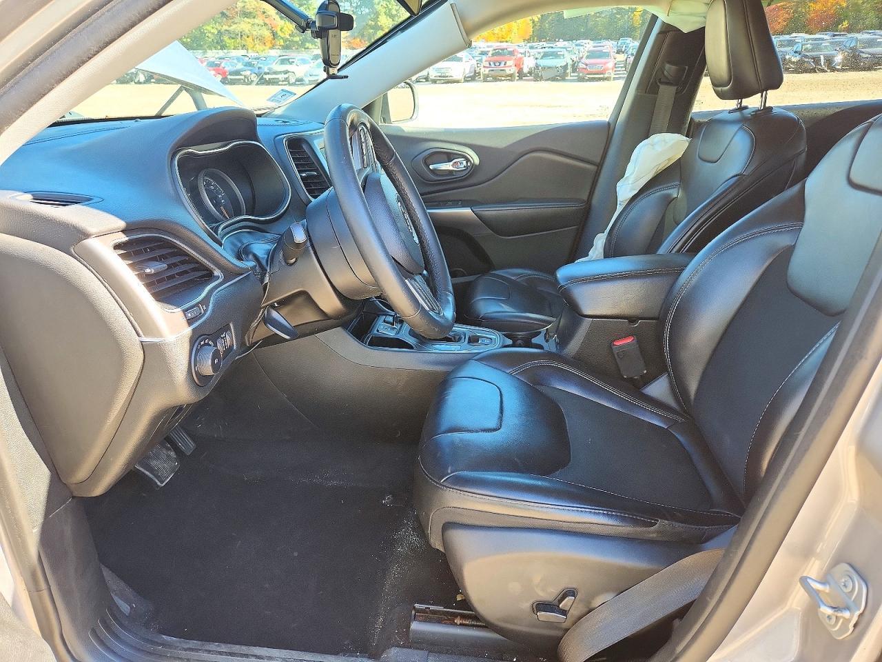 2019 Jeep Cherokee Latitude Plus - Image 7