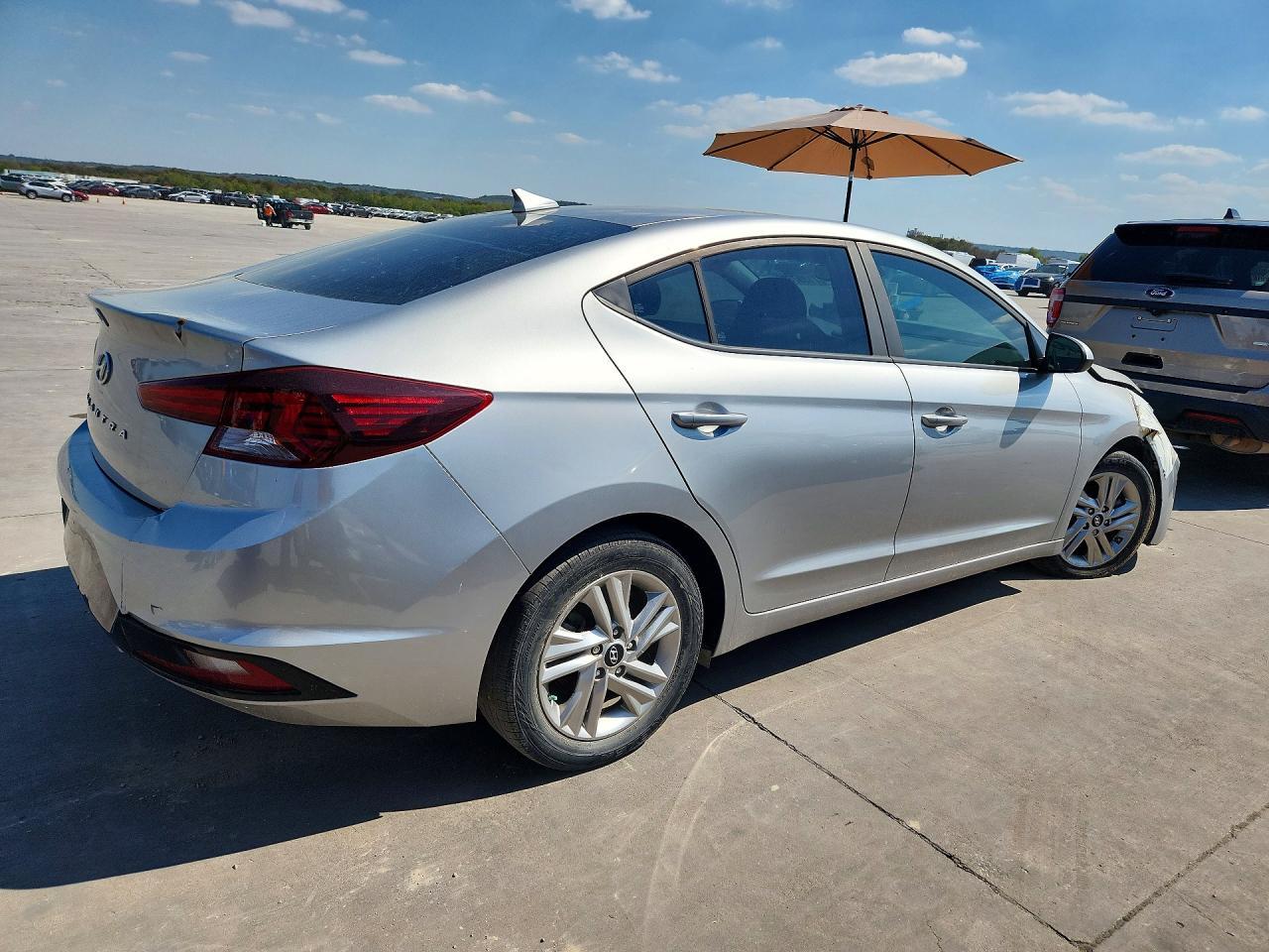 2020 Hyundai Elantra Sel - Image 3