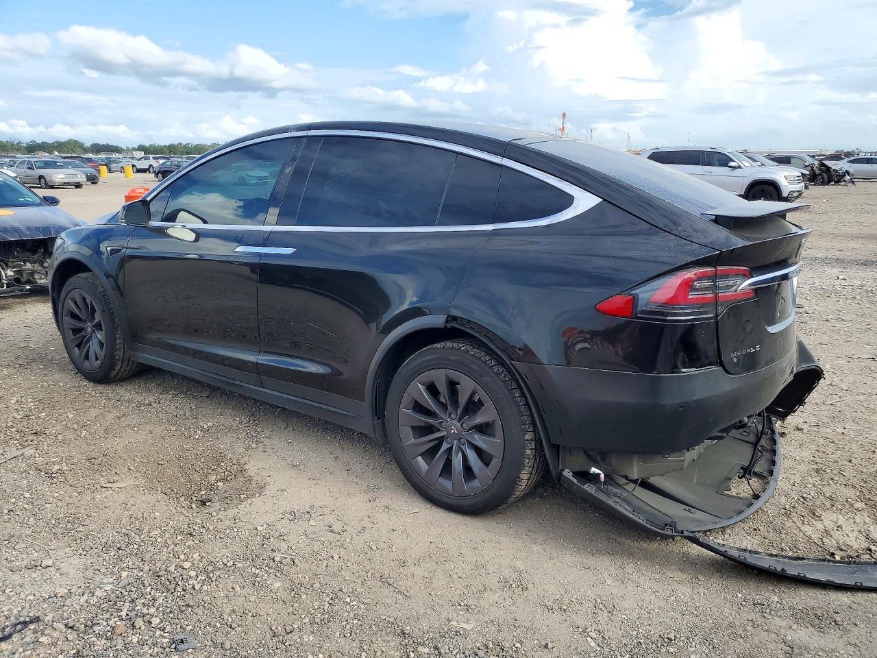 2018 Tesla Model X - Фото 2