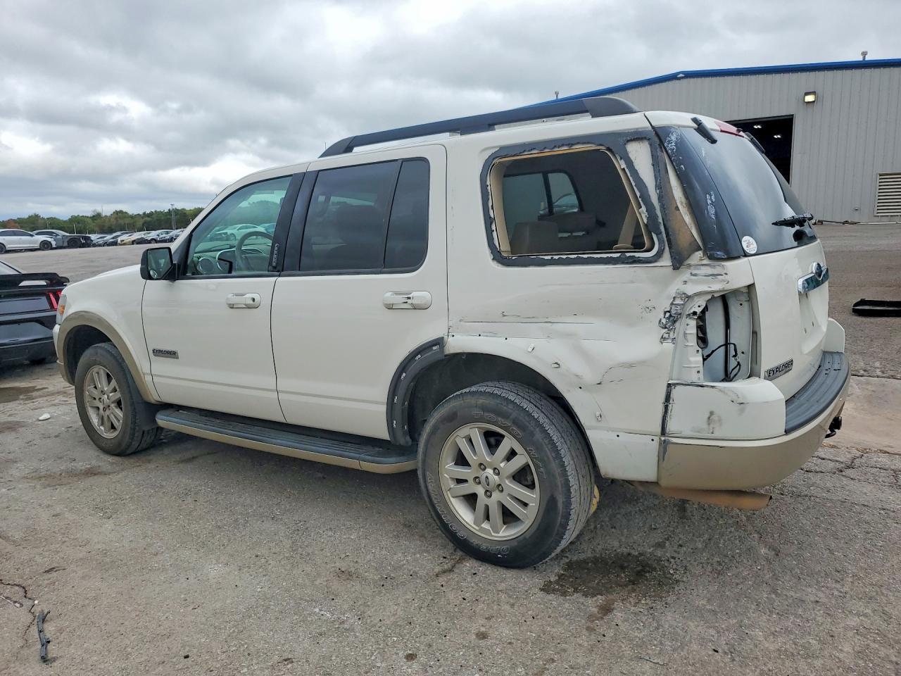 2008 Ford Explorer Eddie Bauer - Image 2