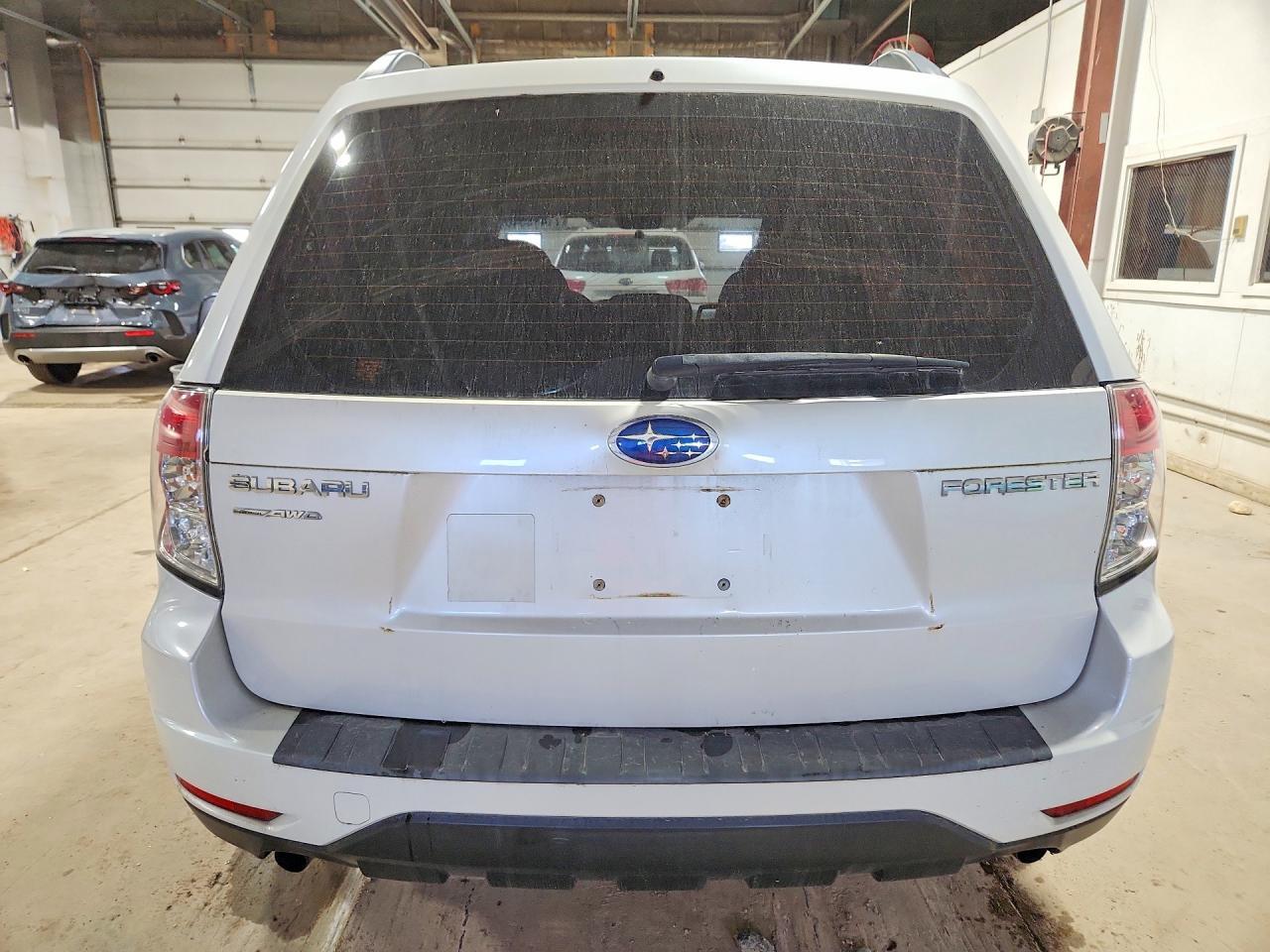 2011 Subaru Forester 2.5X - Фото 6