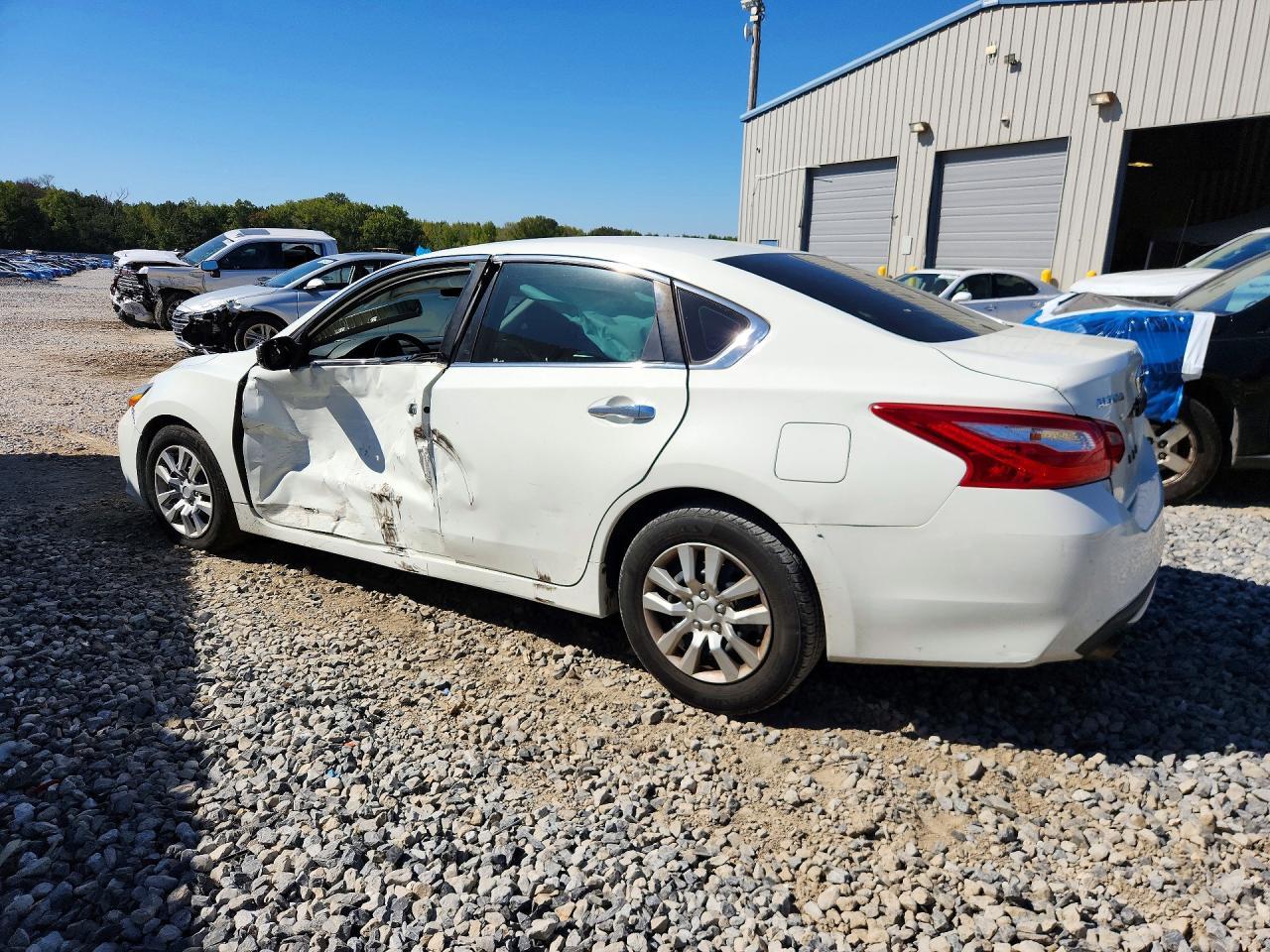 2016 Nissan Altima 2.5 S - Image 2