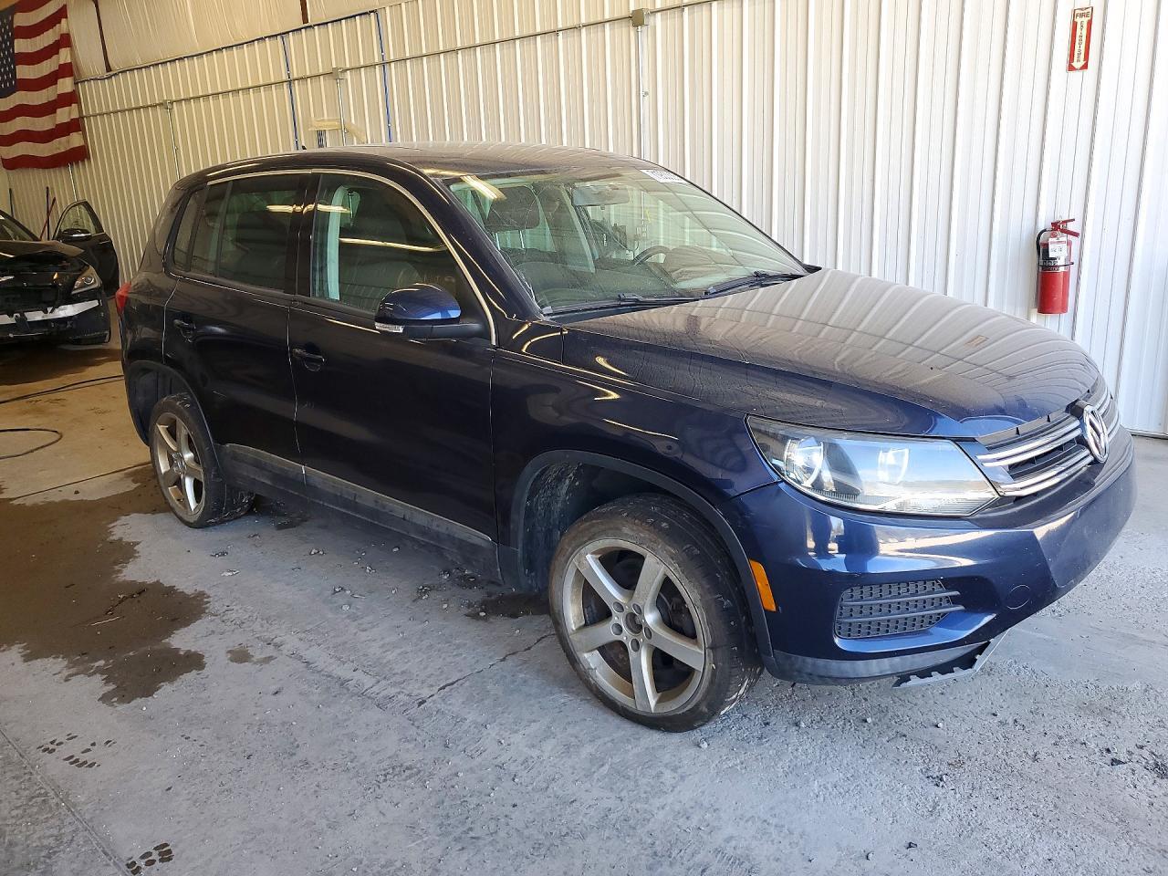 2013 Volkswagen Tiguan S - Фото 4