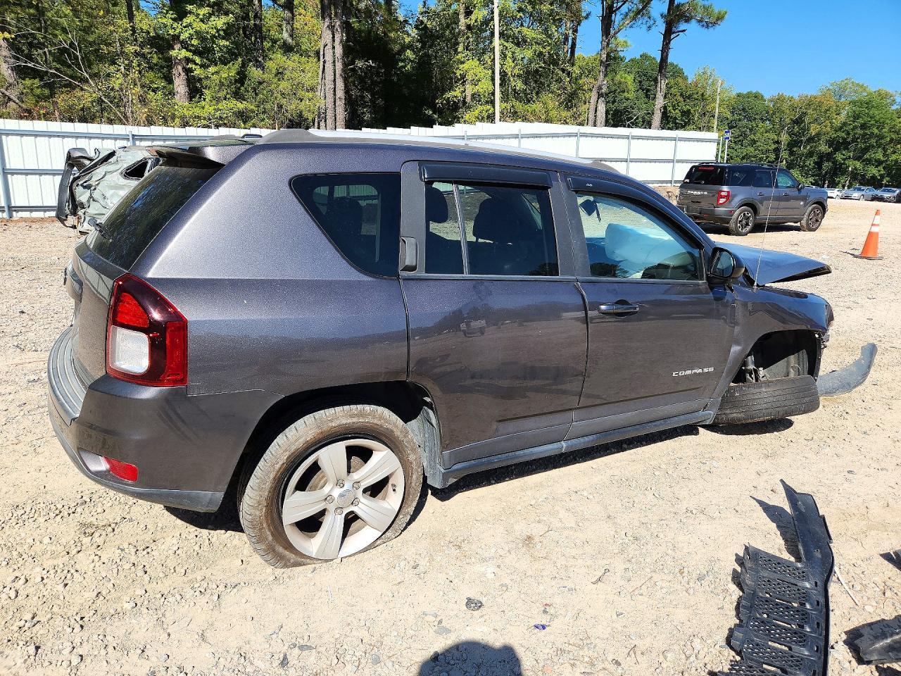 2016 Jeep Compass Sport - Фото 3