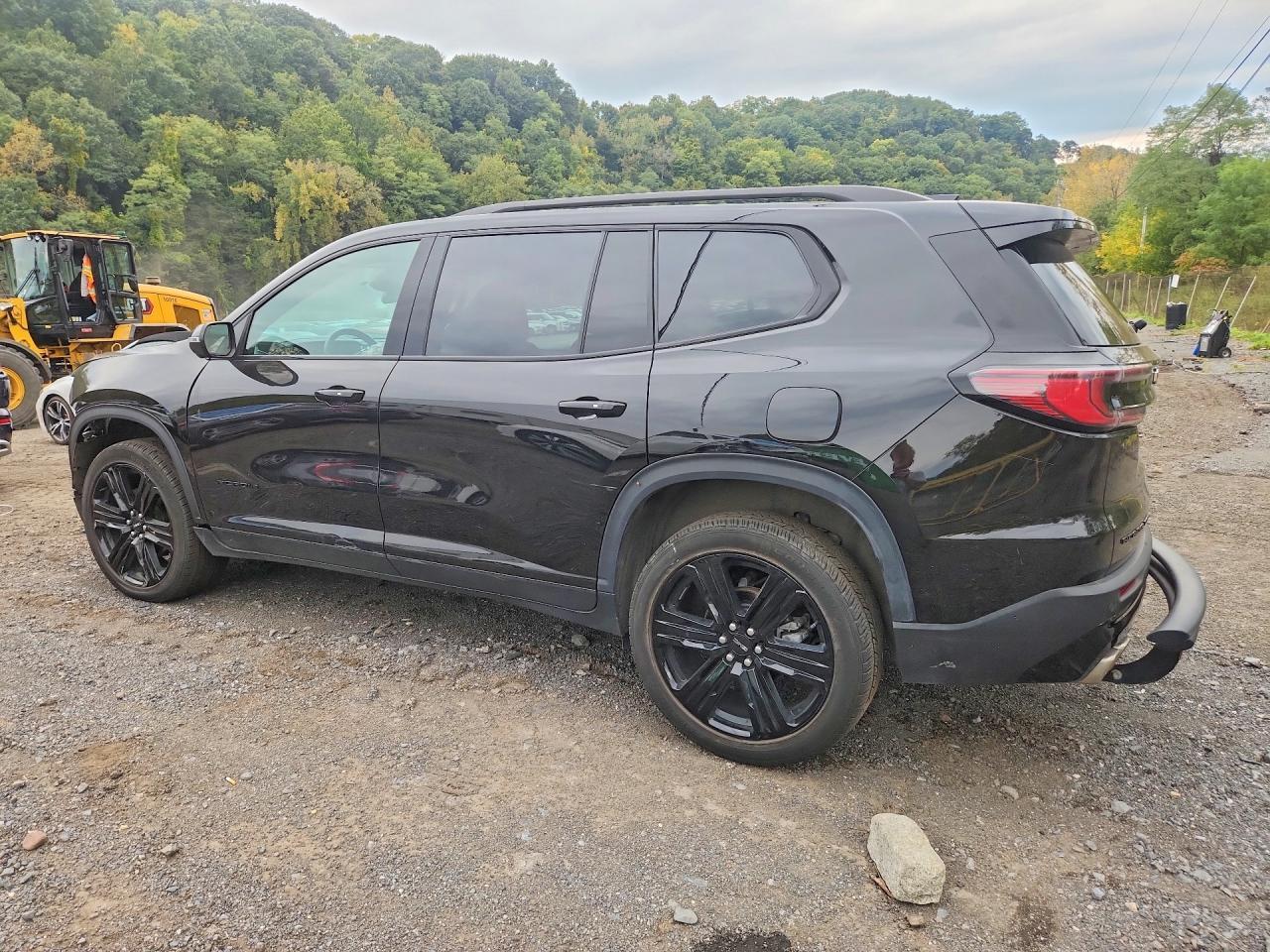 2024 GMC Acadia Uplevel - Image 2