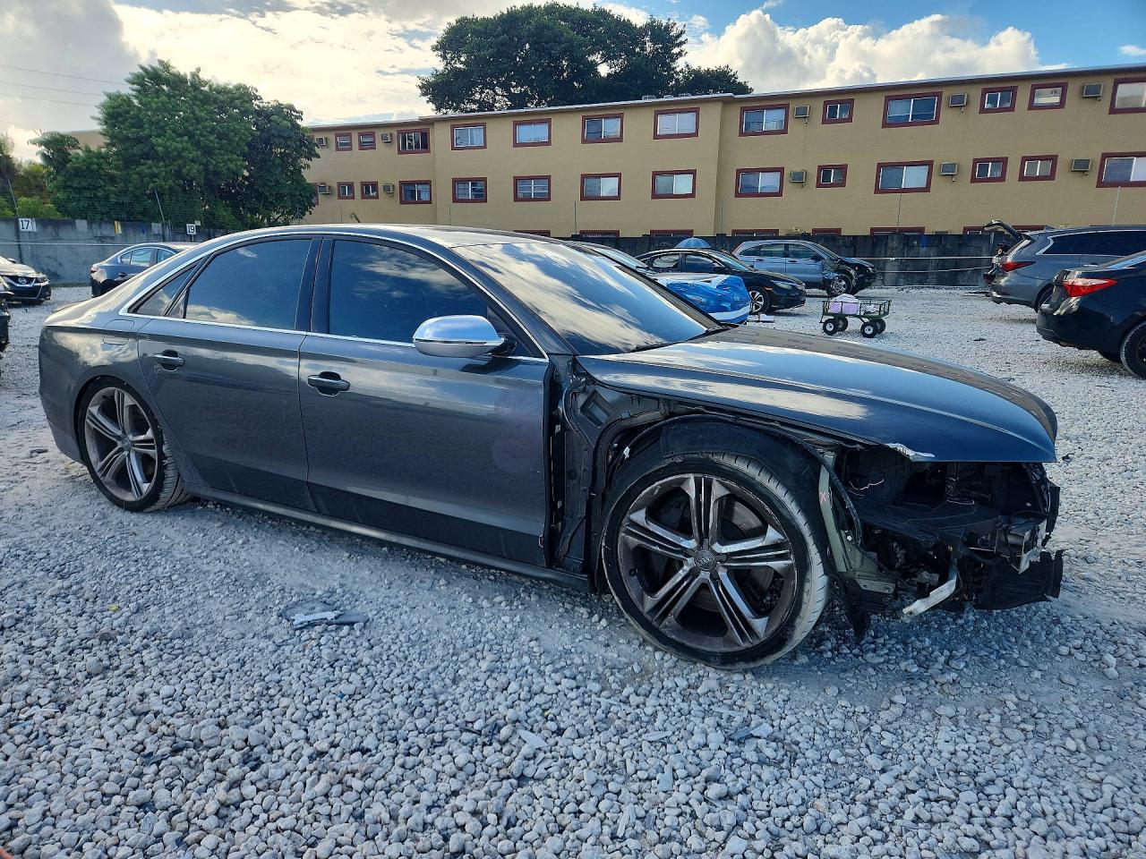 2013 Audi S8 Quattro - Image 4