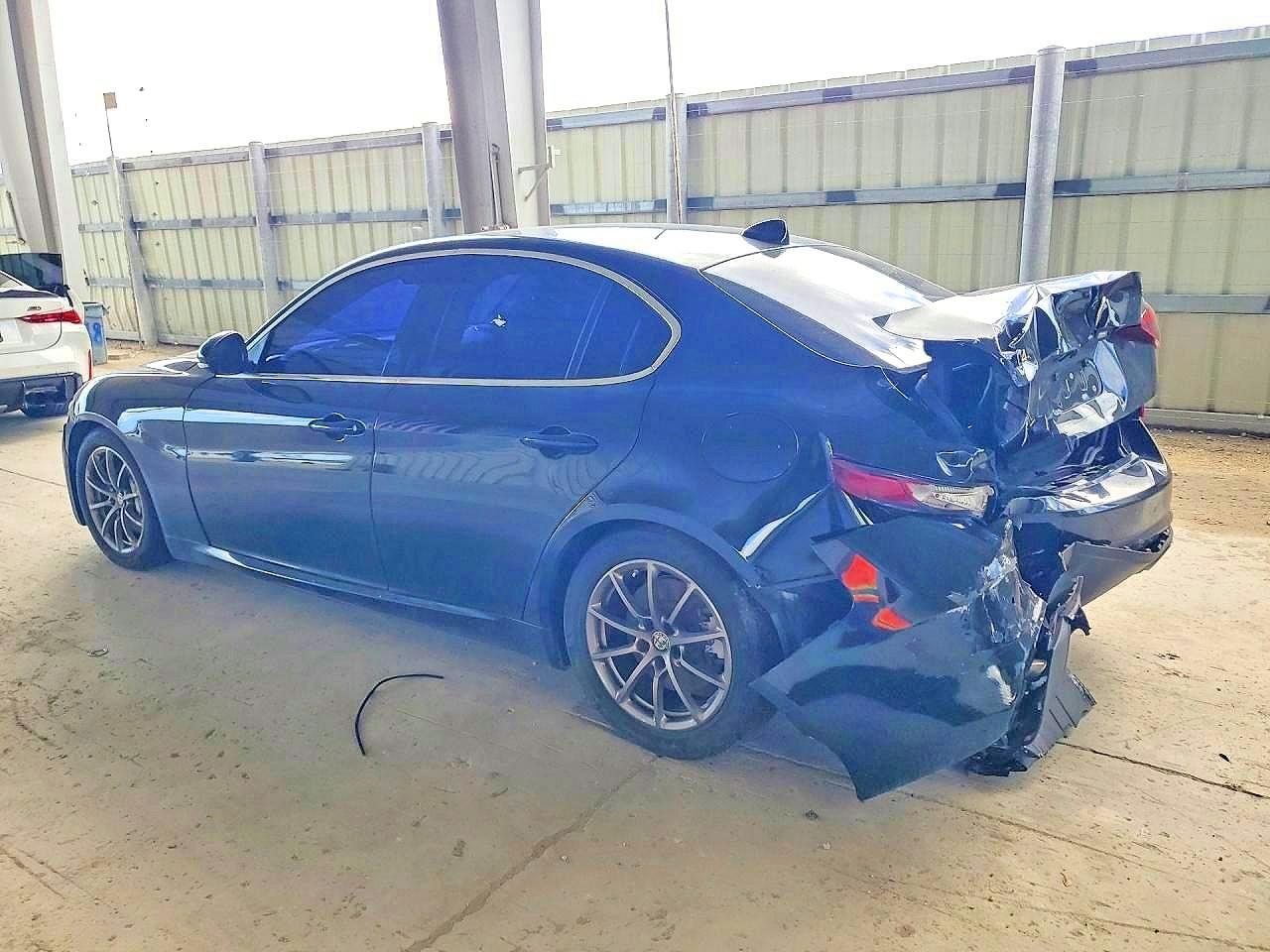 2018 Alfa Romeo Giulia - Фото 2