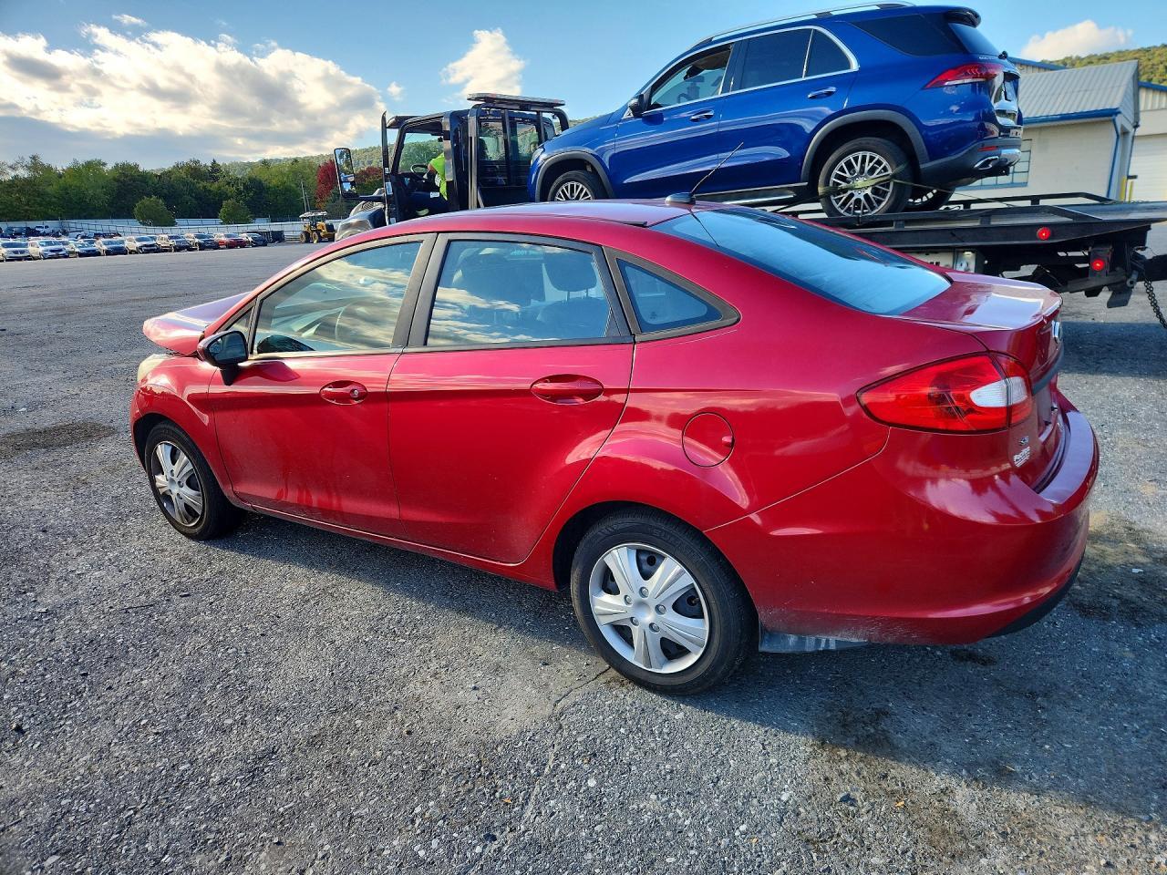 2011 Ford Fiesta Se - Фото 2