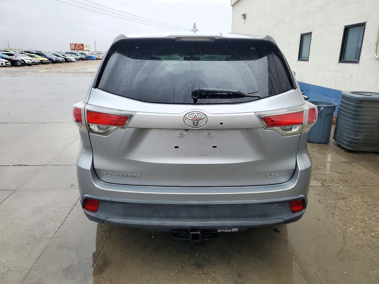 2016 Toyota Highlander Le Plus - Фото 6