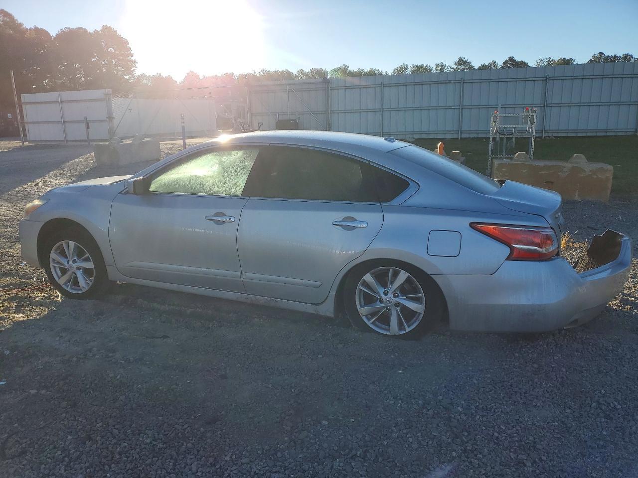 2013 Nissan Altima 2.5 - Фото 2
