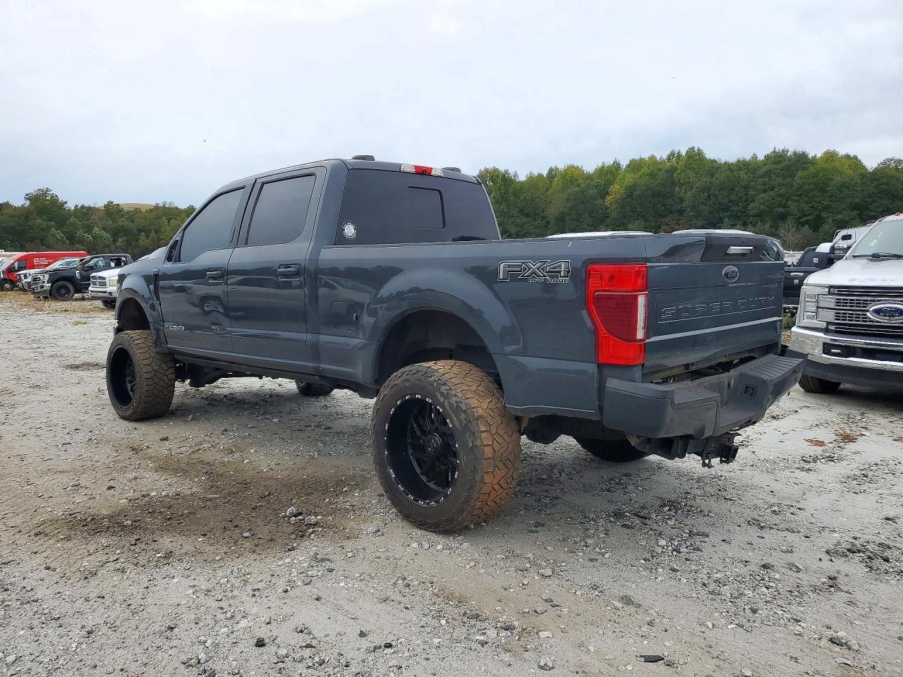 2021 Ford F250 Super Duty - Фото 2