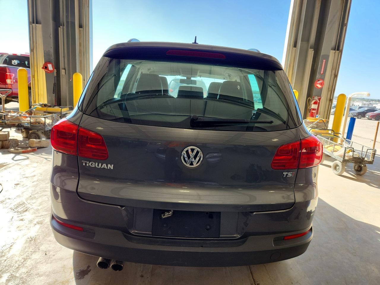 2016 Volkswagen Tiguan S - Фото 6
