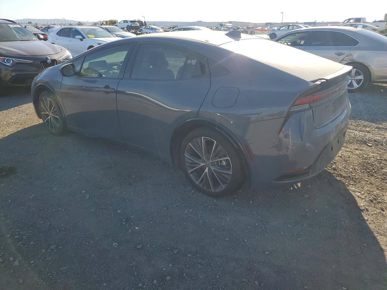 2024 Toyota Prius Xle - Фото 2