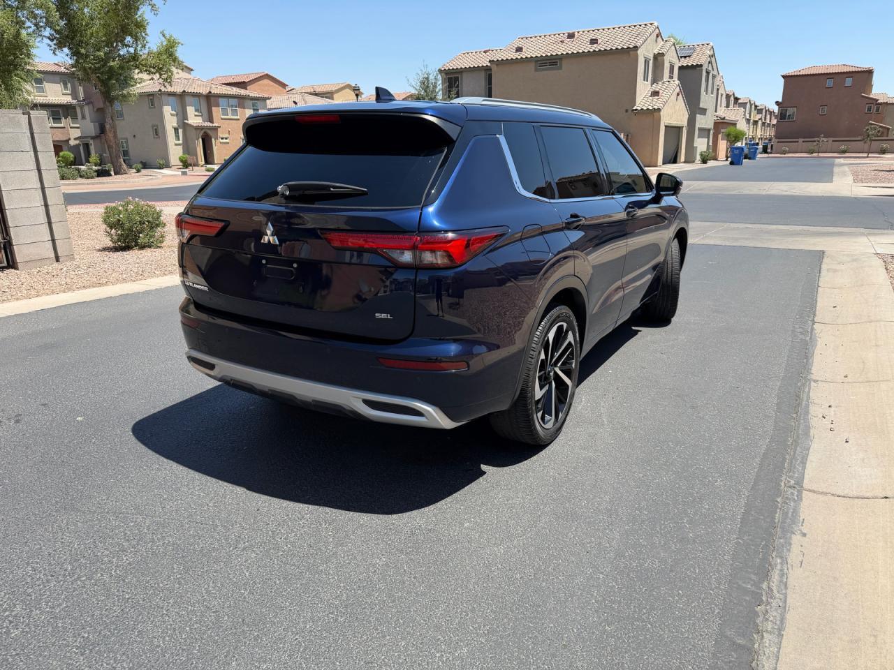 2023 Mitsubishi Outlander Sel - Image 4