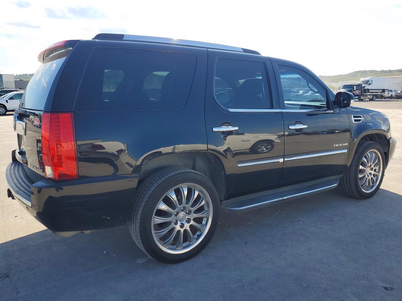 2013 Cadillac Escalade - Фото 3