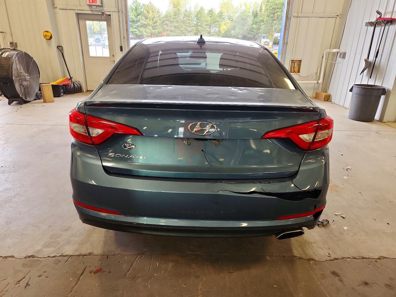 2017 Hyundai Sonata Base - Image 6