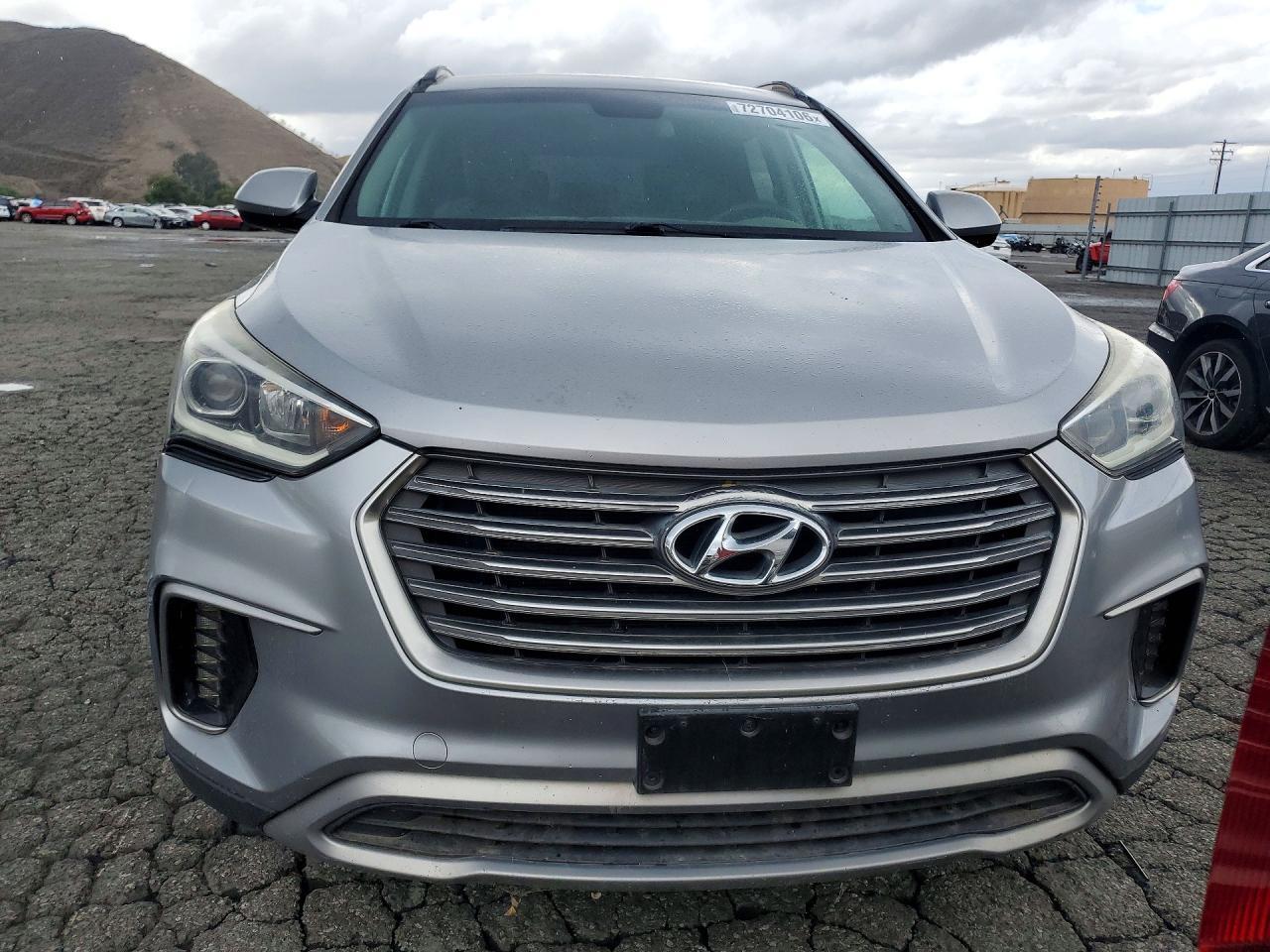 2018 Hyundai Santa Fe Se - Image 5