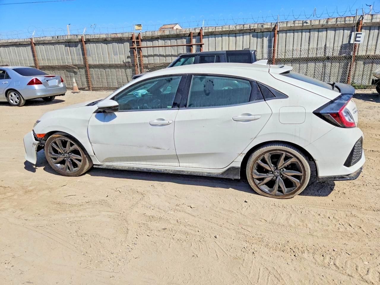 2018 Honda Civic Sport - Фото 2
