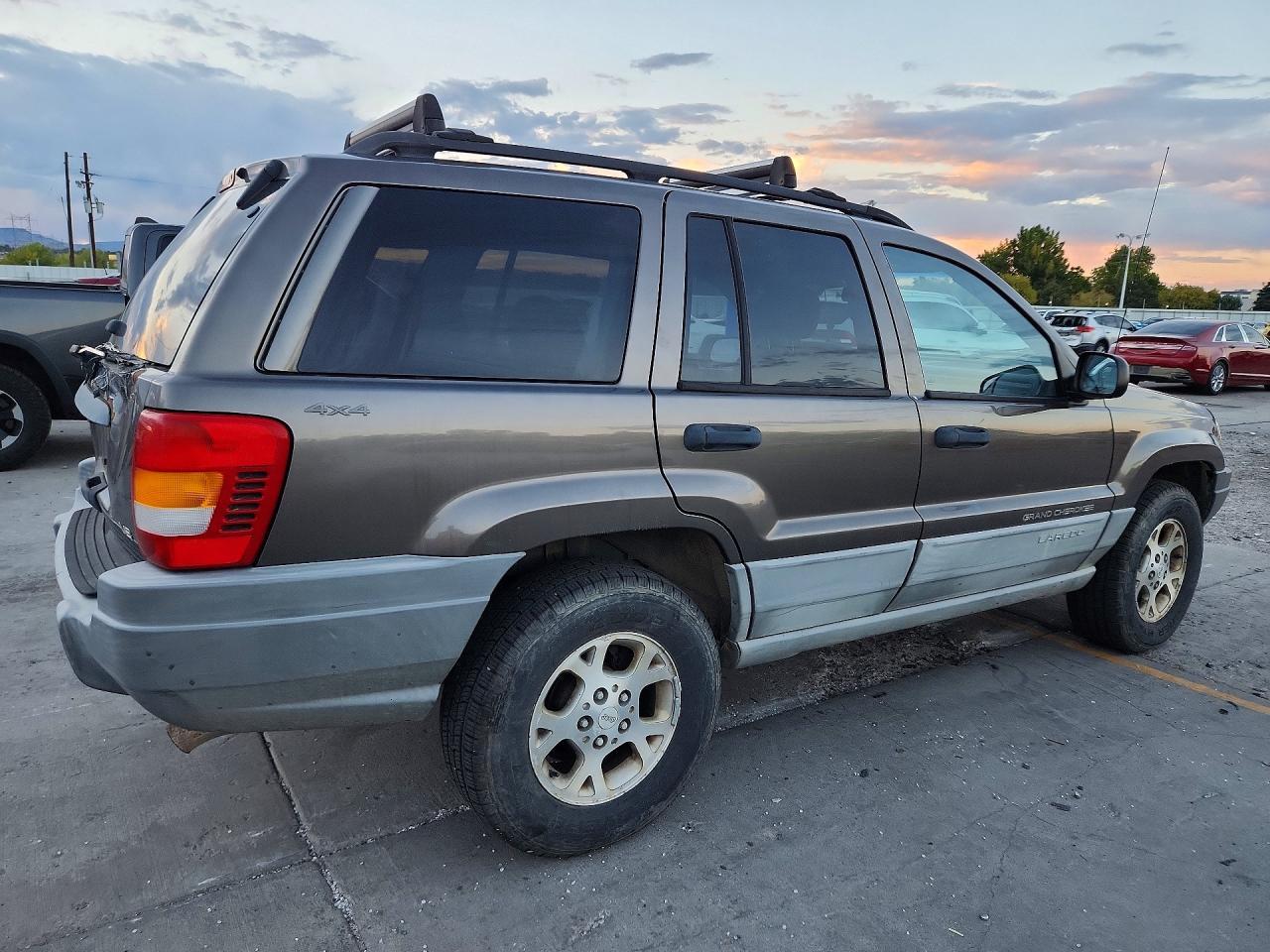 2000 Jeep Grand Cherokee Laredo - Image 3