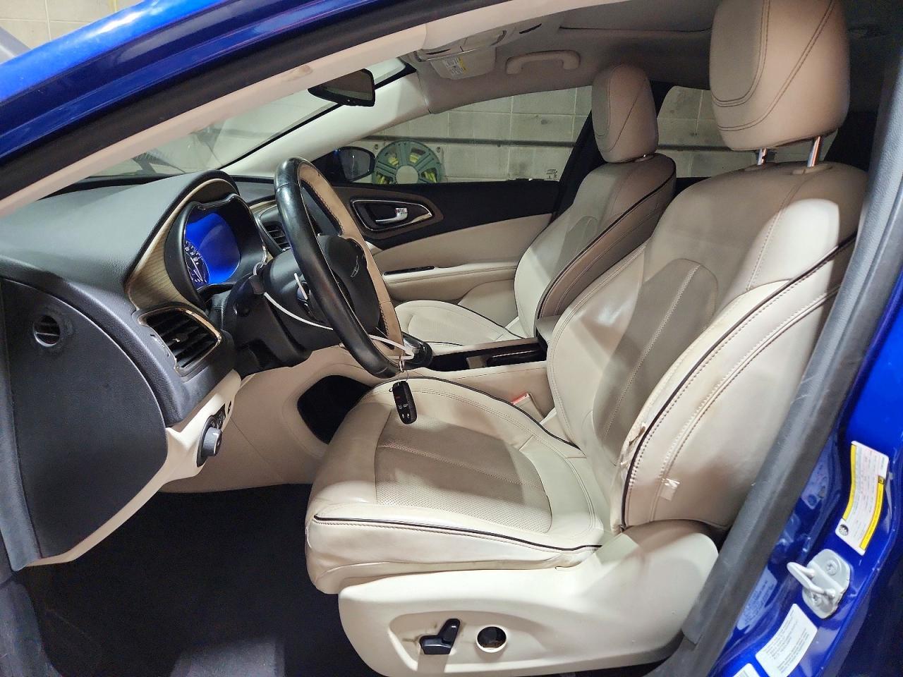 2015 Chrysler 200 C - Image 7