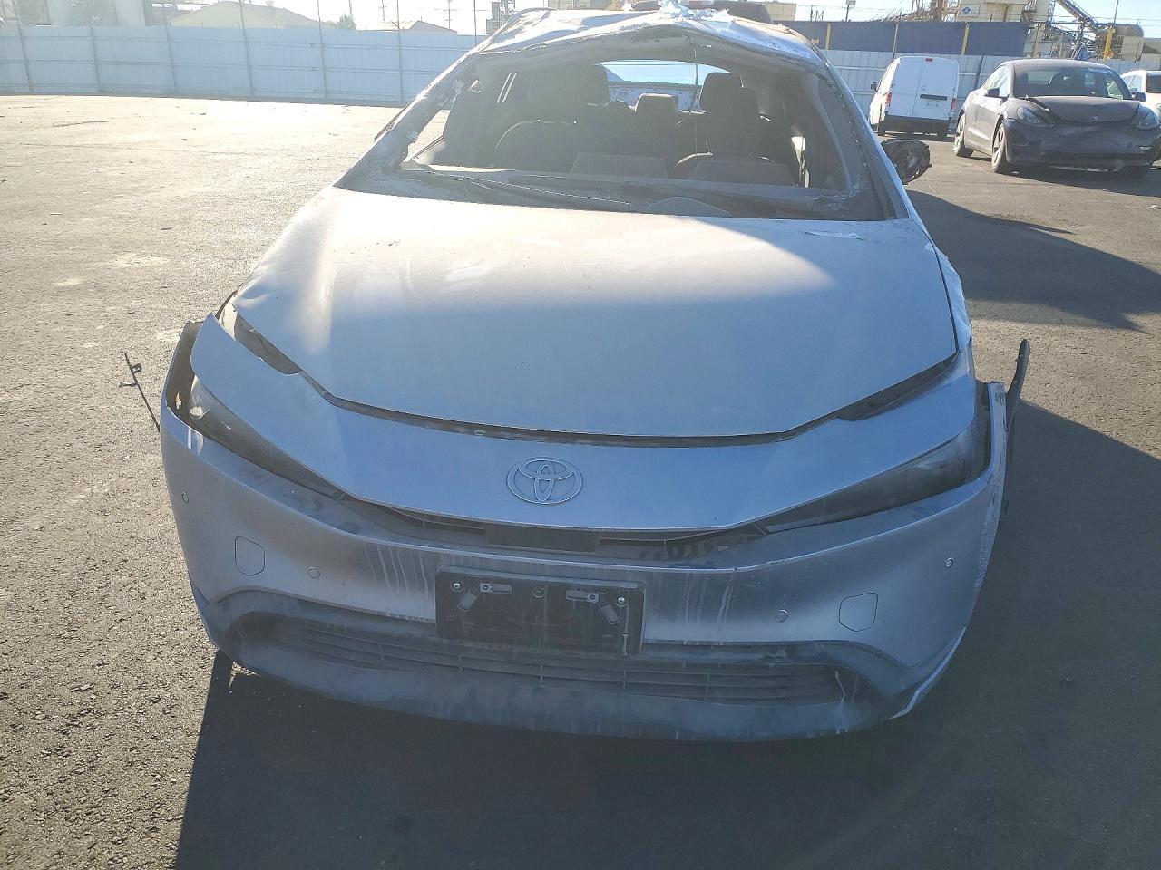 2025 Toyota Prius Le - Image 5